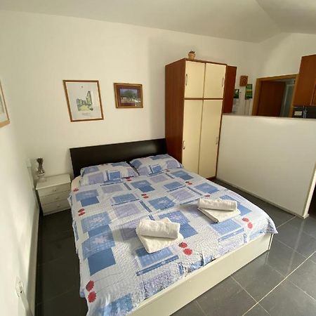 Apartmani Sara Omišalj Exterior foto