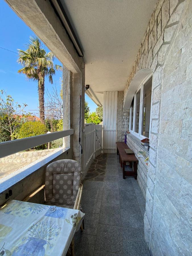 Apartmani Sara Omišalj Exterior foto