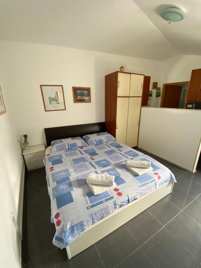 Apartmani Sara Omišalj Exterior foto