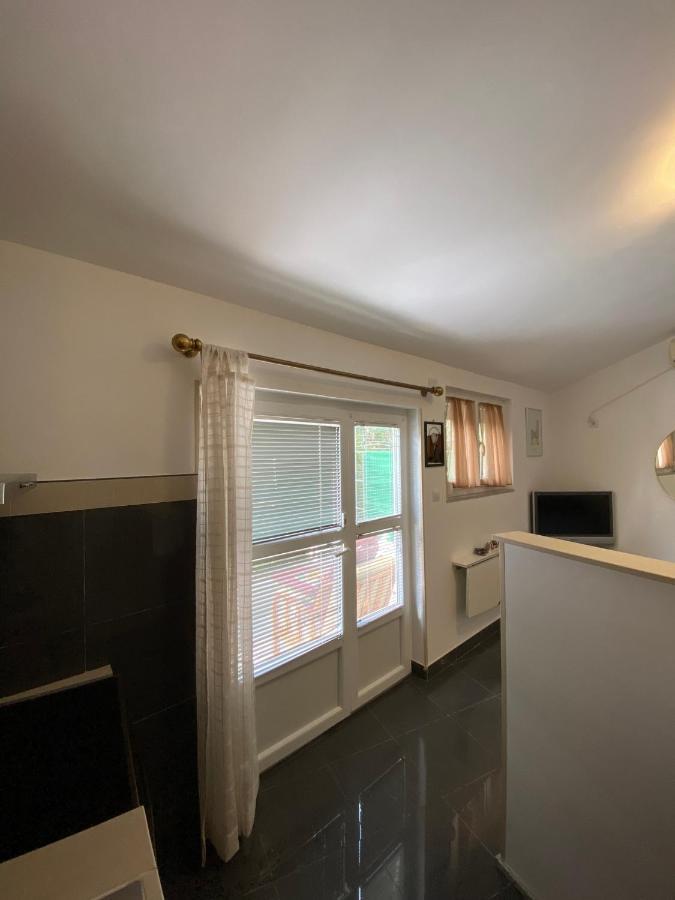 Apartmani Sara Omišalj Exterior foto